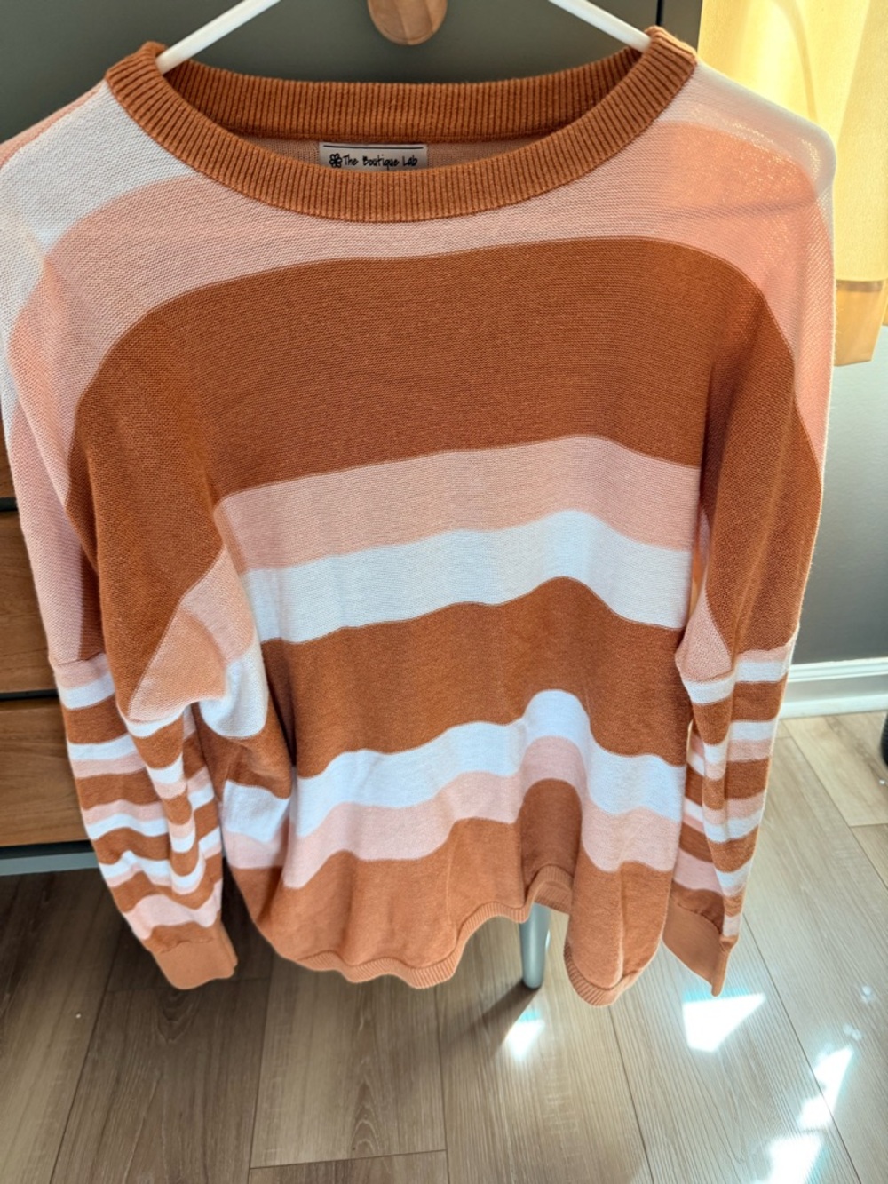 Boutique Lab-Women's Striped Crewneck Sweater - Rust & Cream